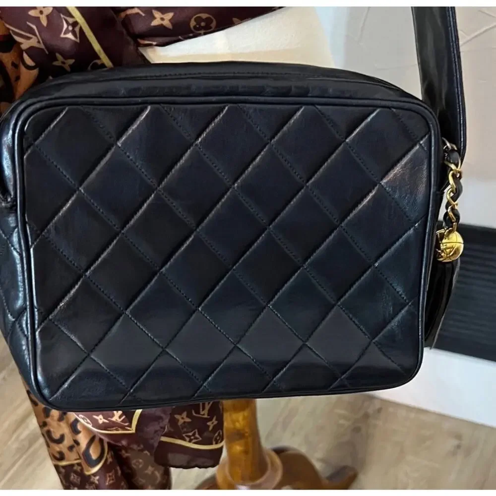 CHANEL style	tassel features